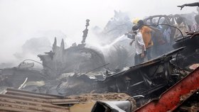 Letadlo spadlo v nejlidnatějším městě Nigérie