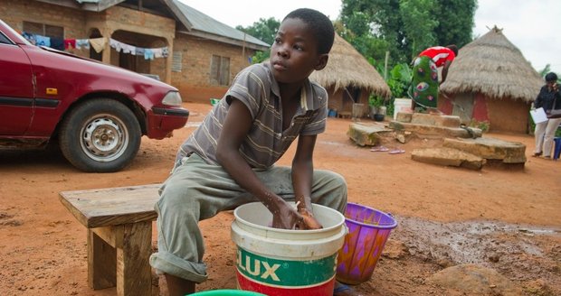 Britský lékař s manželkou po 24 let zotročovali nigerijského sirotka - ilustrační foto