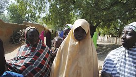 Nigerijské vládě se podařilo vyjednat propuštění školaček, které v únoru unesla teroristická organizace Boko Haram.