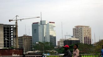 Největší ekonomiku Afriky sráží levná ropa, Nigérie spadla do recese