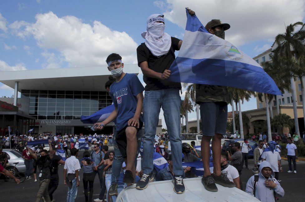 Situace v Nikarague je i rok od začátku protivládních protestů napjaté, lidé stále demonstrují proti prezidentovi Ortegovi.