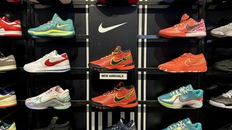 Mladí už Nike nechtějí. Slavná značka po 18 letech vypadává z prestižního klubu Mladí už Nike nechtějí. Slavná značka po 18 letech vypadává z prestižního klubu