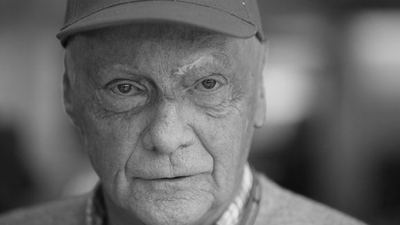Niki Lauda zemřel. Legendární rakouský závodník bojoval se zdravotními problémy