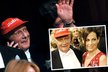 Niki Lauda dorazil na ples se svou manželkou Birgit. Nezapomněl si vzít svou oblíbenou kšiltovku