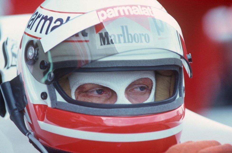 Zemřela legenda formule 1 Niki Lauda. Bylo mu sedmdesát let.