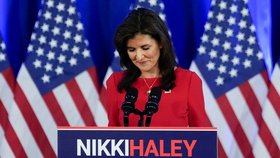 Nikki Haleyová oznámila pozastavení prezidentské kampaně (6. 3. 2024).