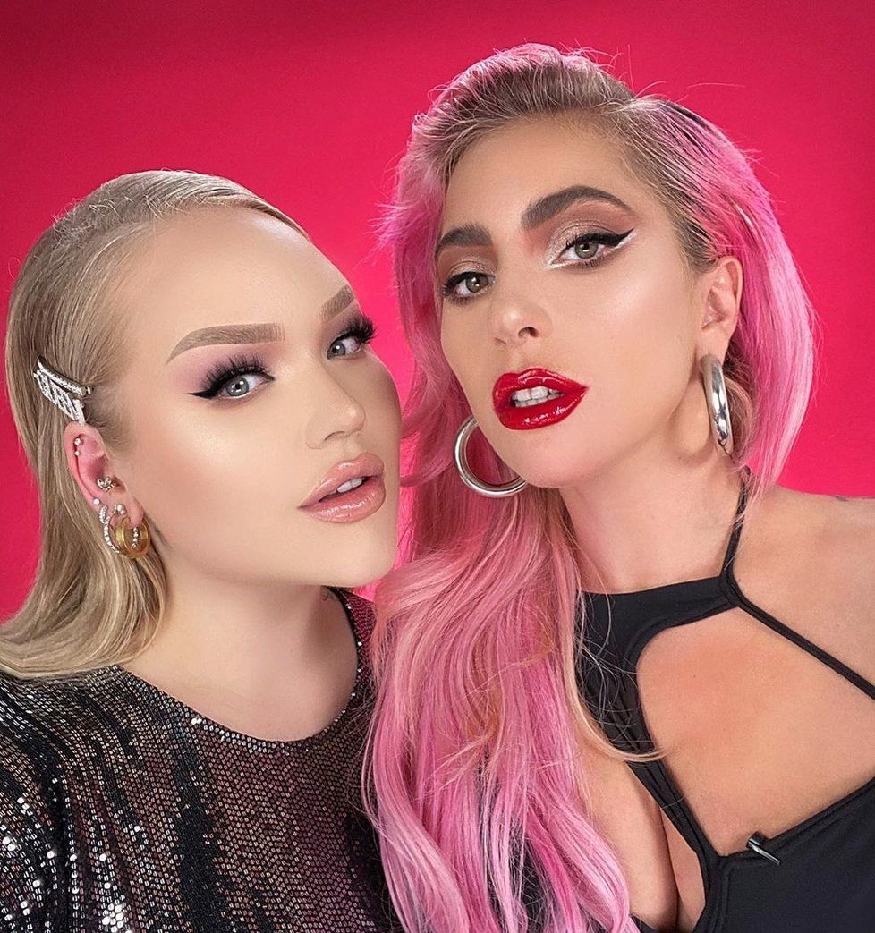 NikkieTutorials natáčí i s takovými osobnostmi, jako je Lady Gaga.