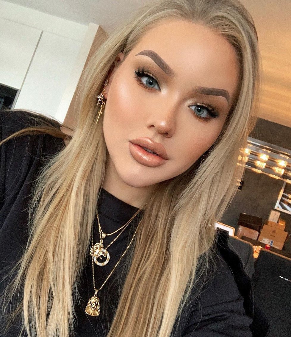 NikkieTutorials přiznala, že byla muž.