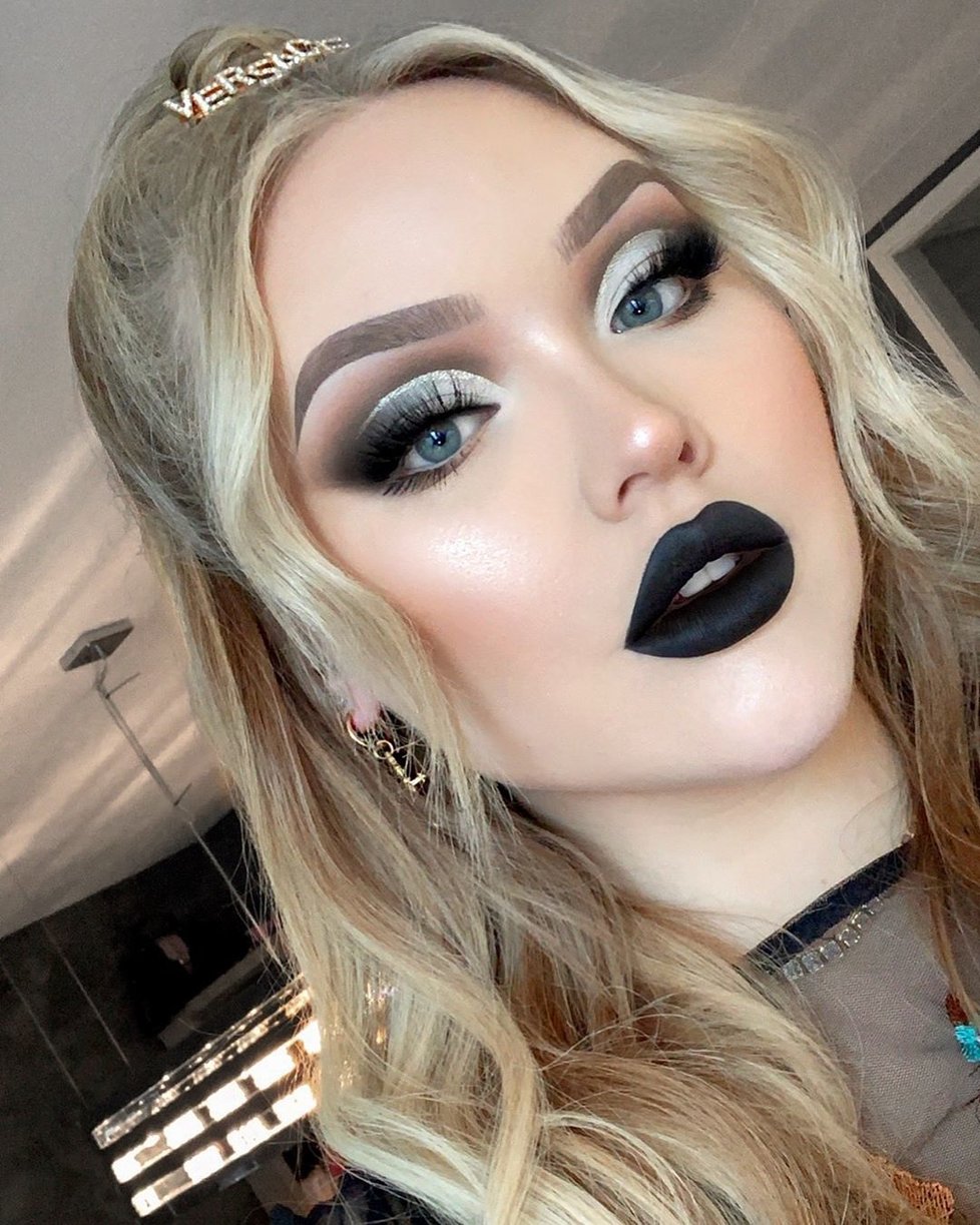 NikkieTutorials přiznala, že byla muž.