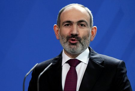 Předseda arménské vlády Nikol Pašinjan prodělal nákazu koronavirem.