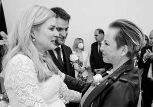 Svatba Nikol Štíbrové: Nevěsta i kamarádka Martina Pártlová jsou těhotné.
