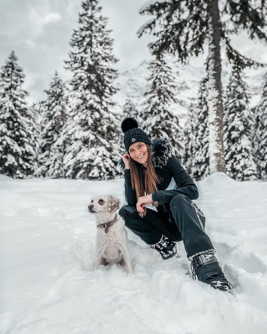 Nikol Švantnerová s Lilly na horách