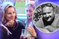 Statečná Nikola Hezucká po pohřbu Patrika (†55): První úsměvy vdovy!