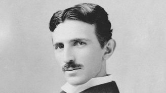 Nikola Tesla byl zamilovaný do holubice, měl fobii z broskví a žil v hotelích, které neplatil