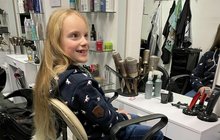 Statečná Nikolka (6) věnovala vlasy nadaci: Až dorostou, ostříhám je!