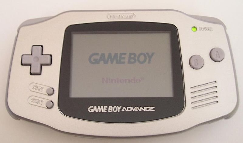 Gameboy Advance byla vylepšená verze původního Gameboye a jeho barevného následovníka Colour. Advance Nintendo vydalo v roce 2001.