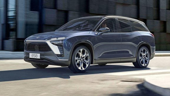 Čínská Tesla přichází do Evropy. Nio začne prodávat SUV a sedan