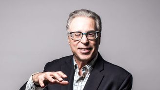 Americký zdravotnický systém není nedokonalý, je otřesný. A USA jsou jedna velká korporace, říká genetik Americký zdravotnický systém není nedokonalý, je otřesný. A USA jsou jedna velká korporace, říká genetik