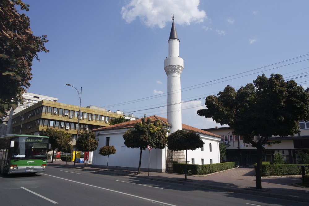 Mešita Islam-aga v centru města Niš.