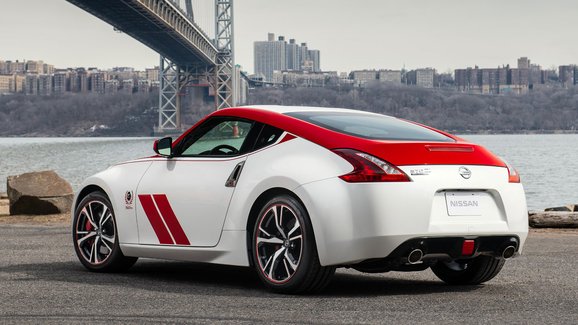 Nástupce Nissanu 370Z má dostat retro design a twin-turbo V6 s manuálem