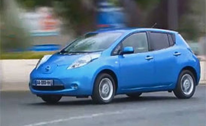 Video: Nissan Leaf – Elektromobil ve městě