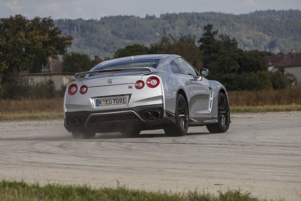 Nissan GT-R 3.8 V6 Black Edition