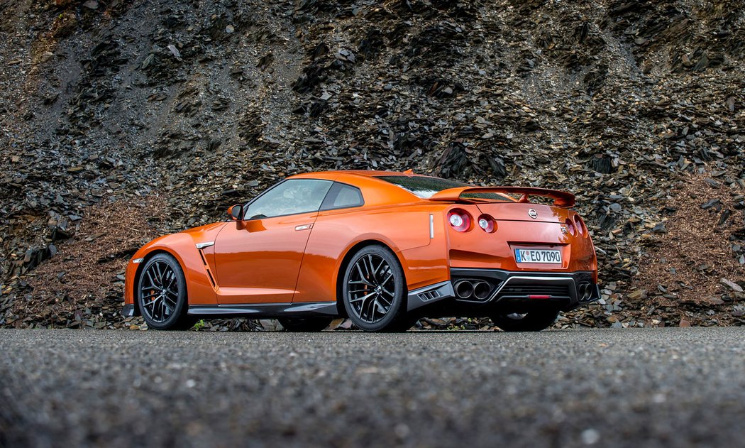 Nissan GT-R