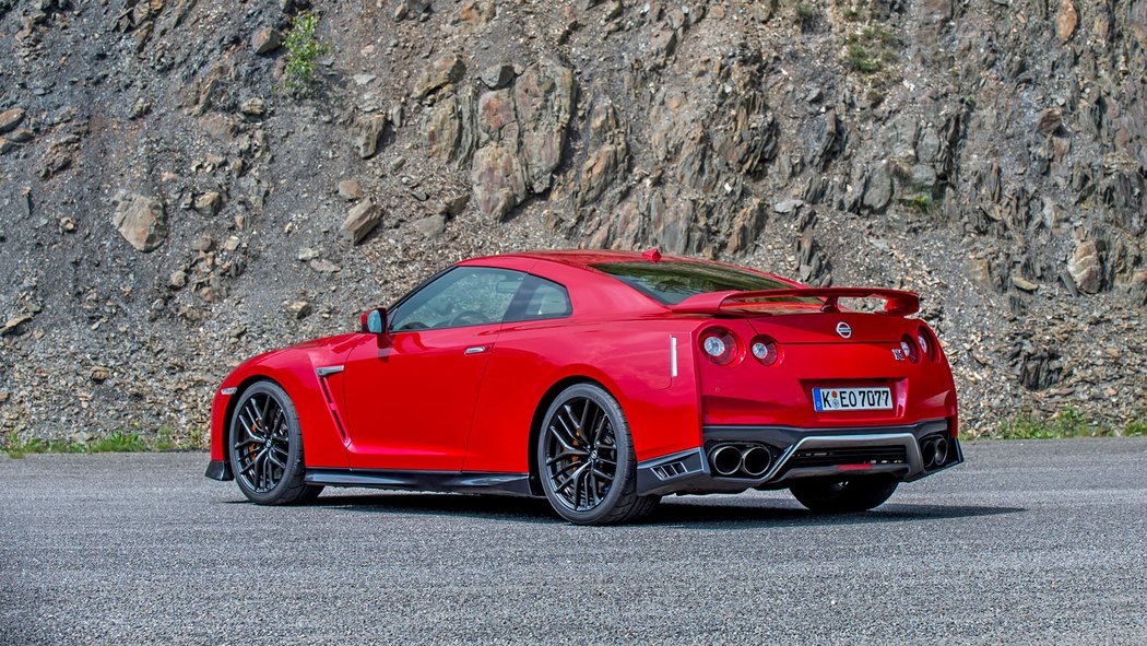 Nissan GT-R