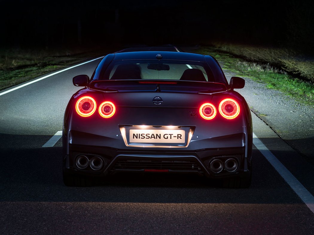 Nissan GT-R