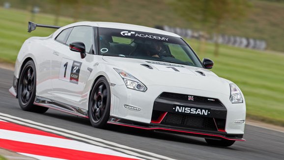 TEST Nissan GT-R Nismo: První jízdní dojmy