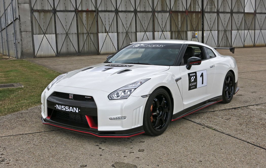 Nissan GT-R