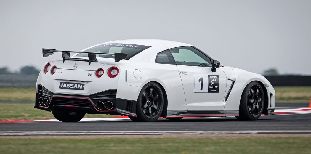 Nissan GT-R