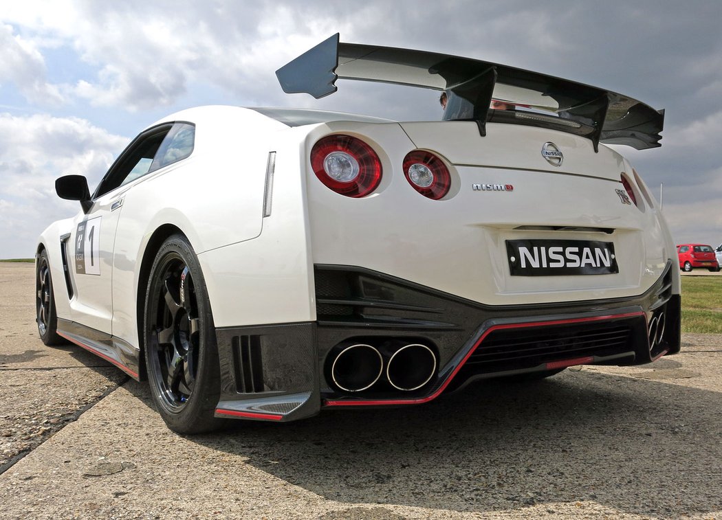 Nissan GT-R