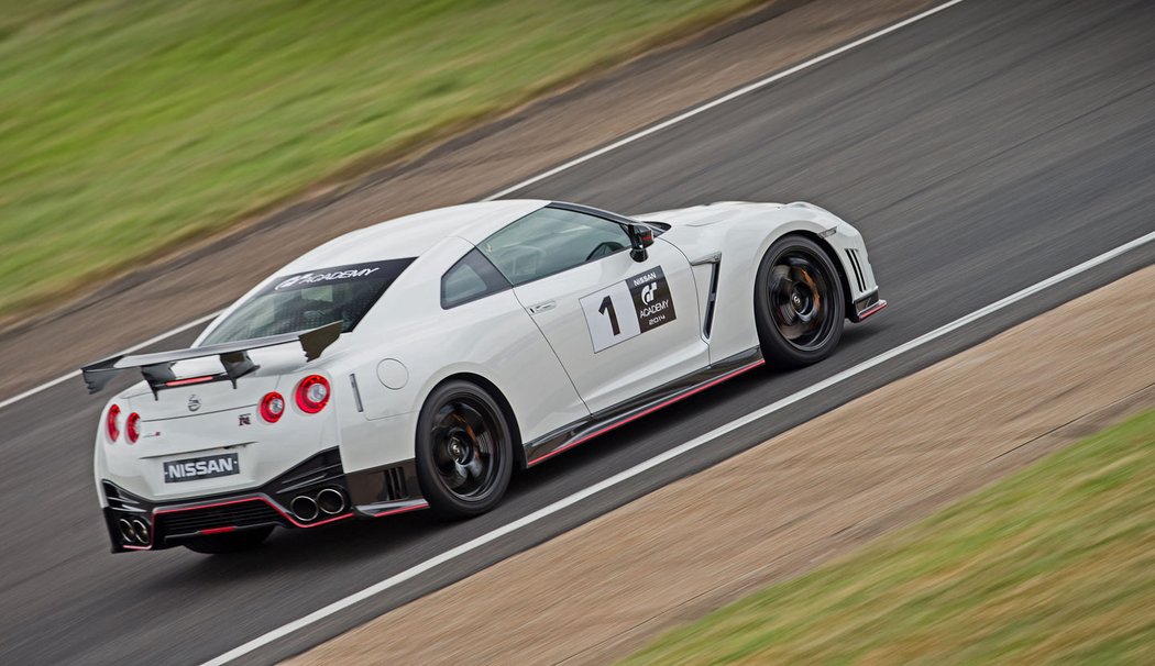 Nissan GT-R