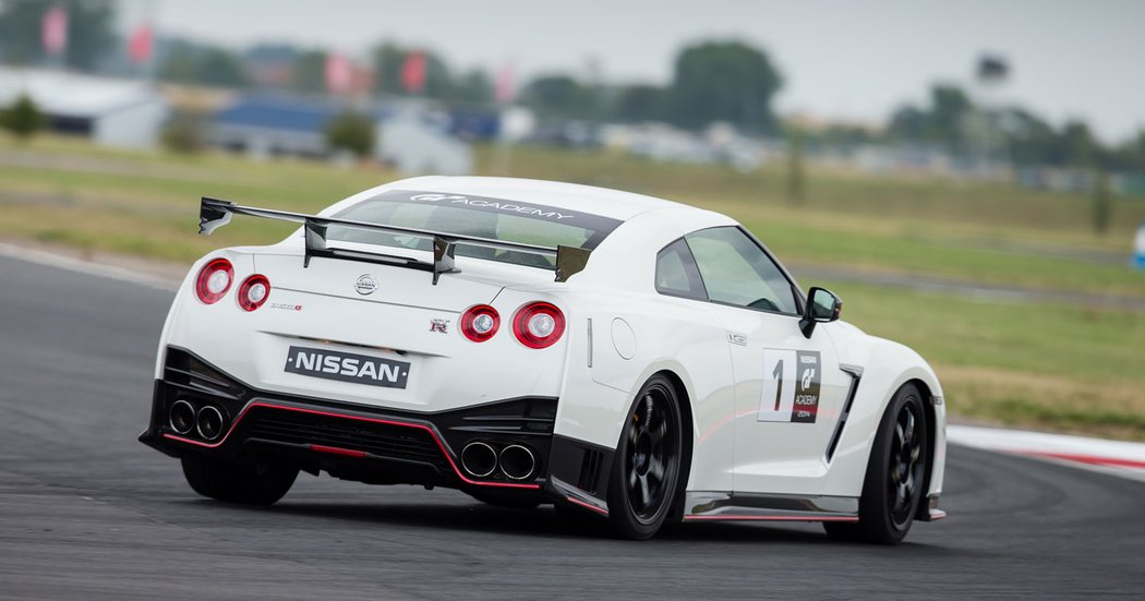 Nissan GT-R