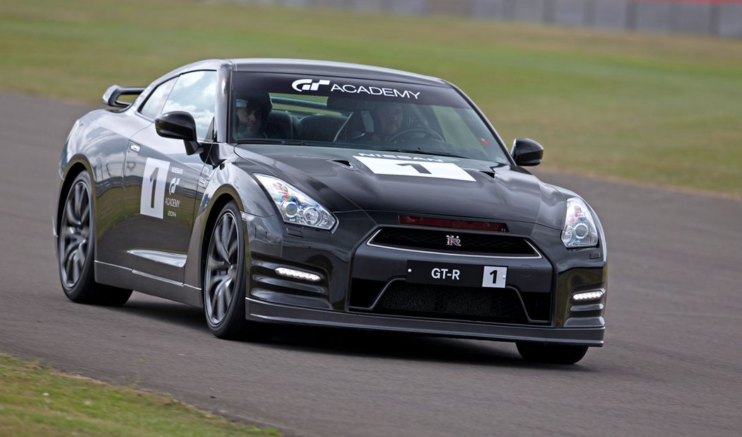 Nissan GT-R