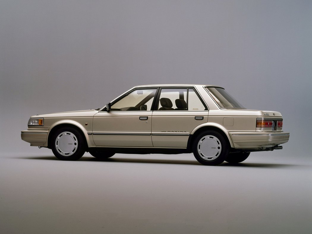 Nissan Maxima (1986)