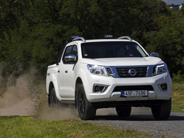 Nissan Navara 2.3 dCi AT Double Cab 