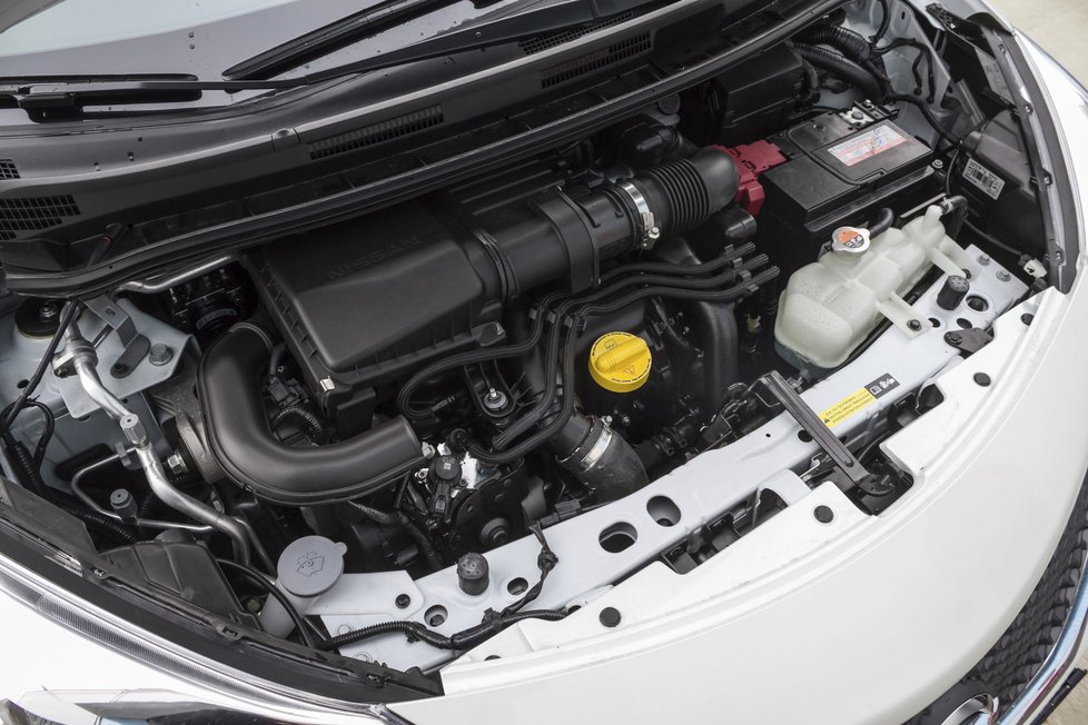 Vznětový čtyřválec 1.5 dCi má výkon 66 kW a pochází od Renaultu.