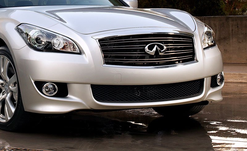 Infiniti M