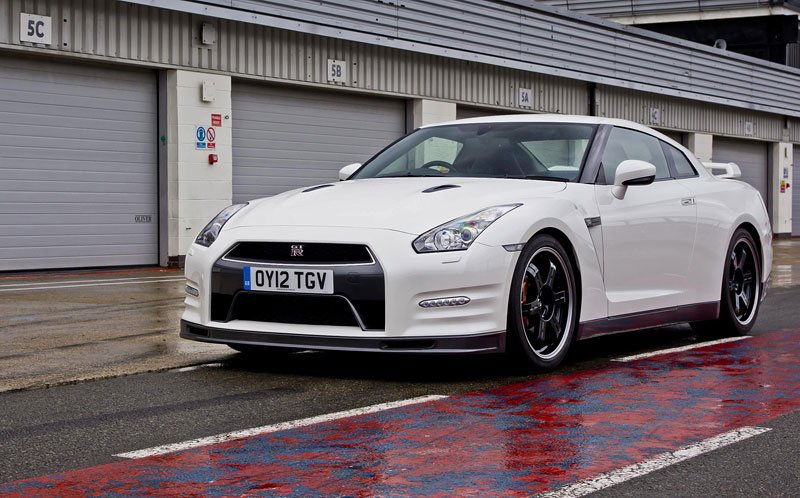 Nissan GT-R