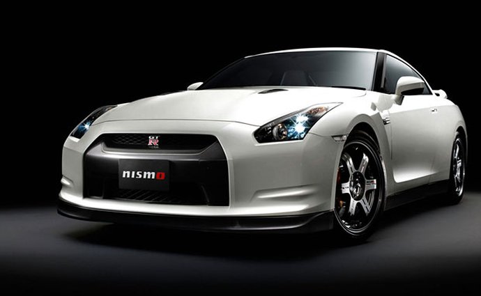 Nissan GT-R Nismo: Zvládne „stovku“ za 2 sekundy?