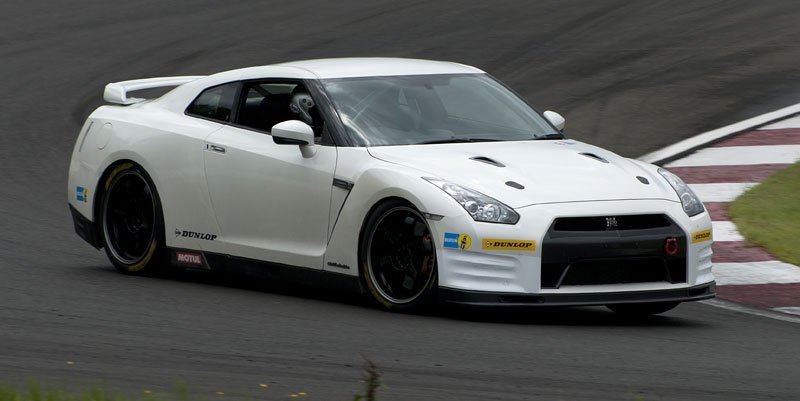 Nissan GT-R