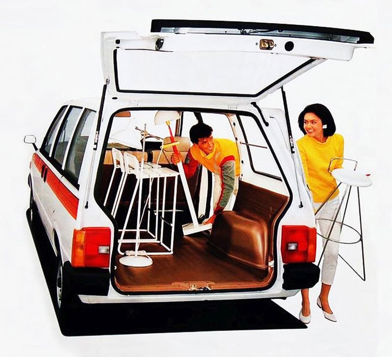 Nissan Prairie M10 (1982)