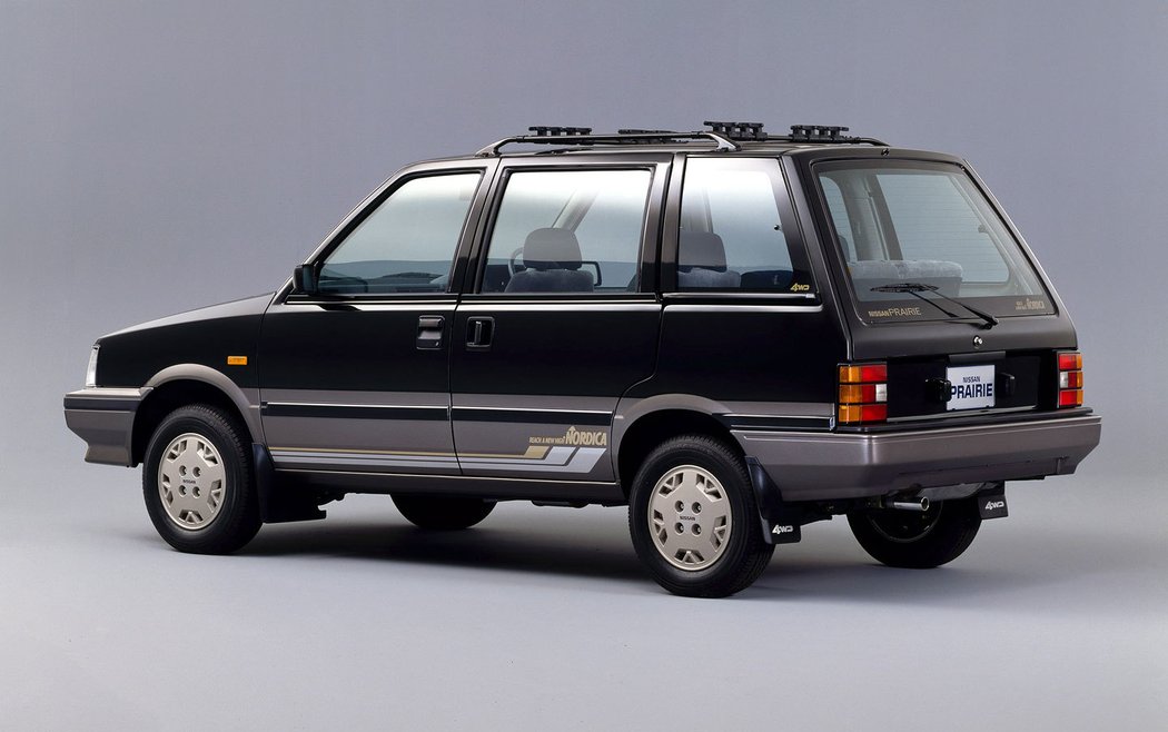 Nissan Prairie M10 (1987)