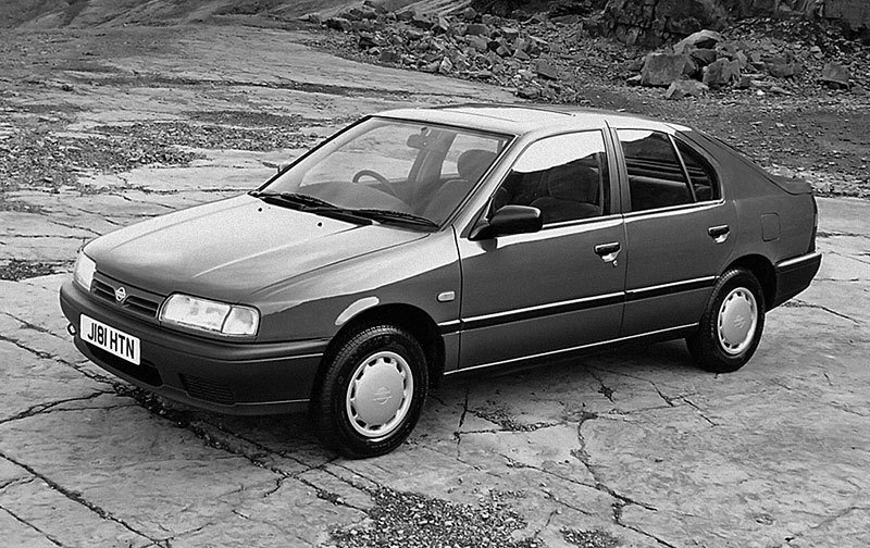 Nissan Primera hatchback (1990-1995)