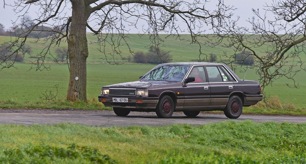 Nissan Laurel (1986)