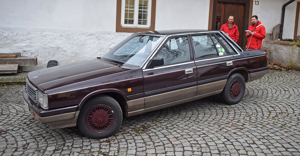 Nissan Laurel (1986)