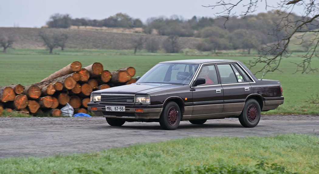 Nissan Laurel (1986)