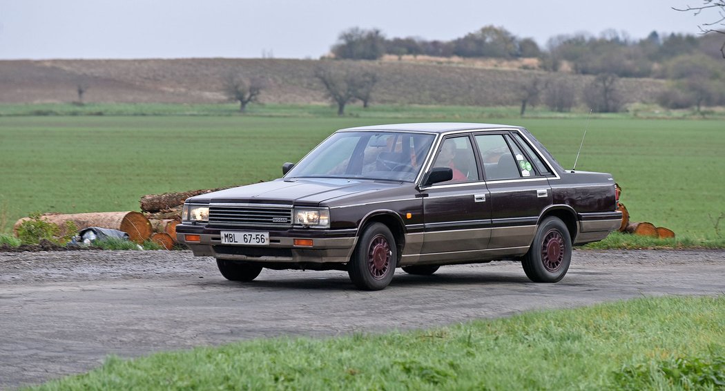 Nissan Laurel (1986)